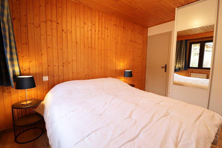 Rent in ski resort 3 room apartment 6 people (92) - Résidence Saint Guibert - Les Gets - Bedroom