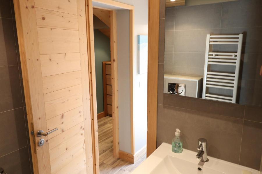 Rent in ski resort 3 room apartment 6 people (CH) - Résidence Saint Guibert - Les Gets - Shower room