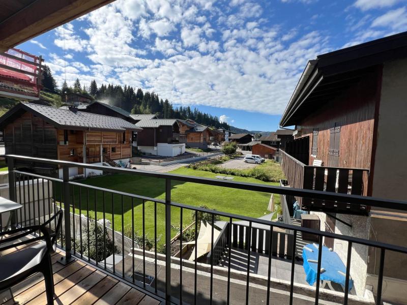 Rent in ski resort 3 room apartment 4 people (2) - Résidence Sapin - Les Gets - Balcony