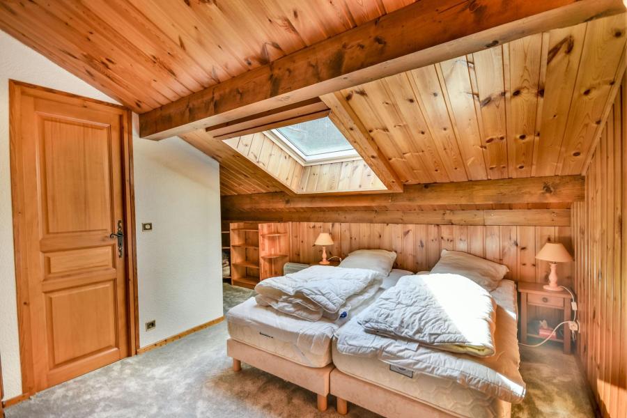 Rent in ski resort 3 room duplex apartment 6 people - Résidence Soleil de Minuit - Les Gets - Bedroom