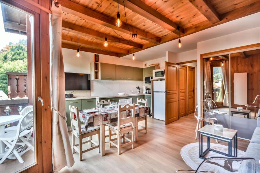 Rent in ski resort 3 room duplex apartment 6 people - Résidence Soleil de Minuit - Les Gets - Living room