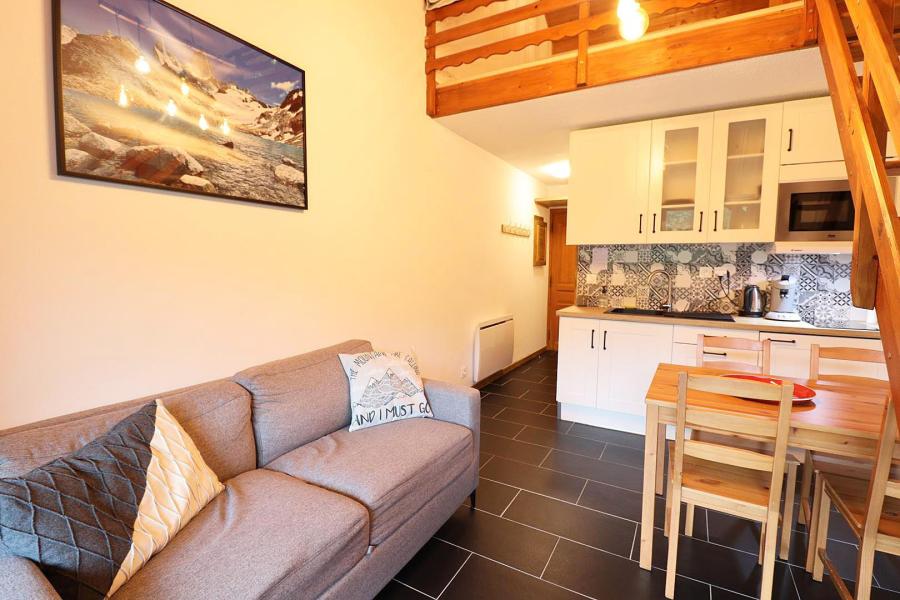 Rent in ski resort Studio mezzanine 4 people - Résidence Songy - Les Gets - Living room