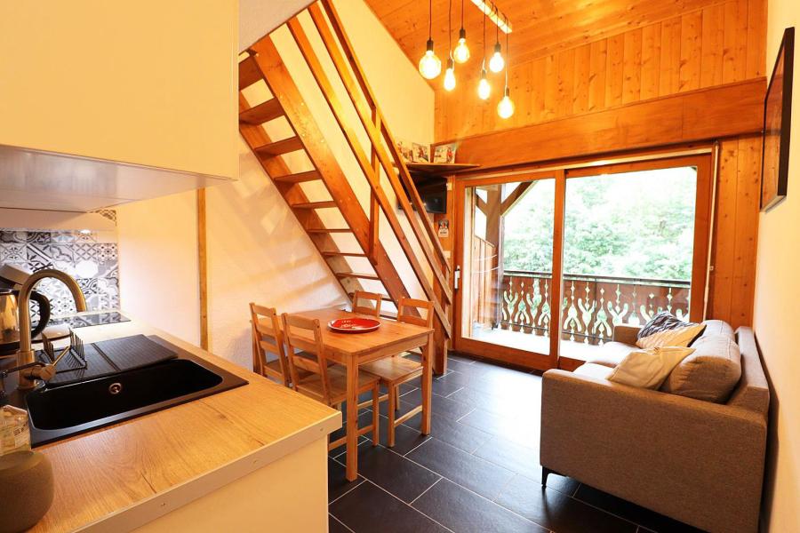 Rent in ski resort Studio mezzanine 4 people - Résidence Songy - Les Gets - Living room