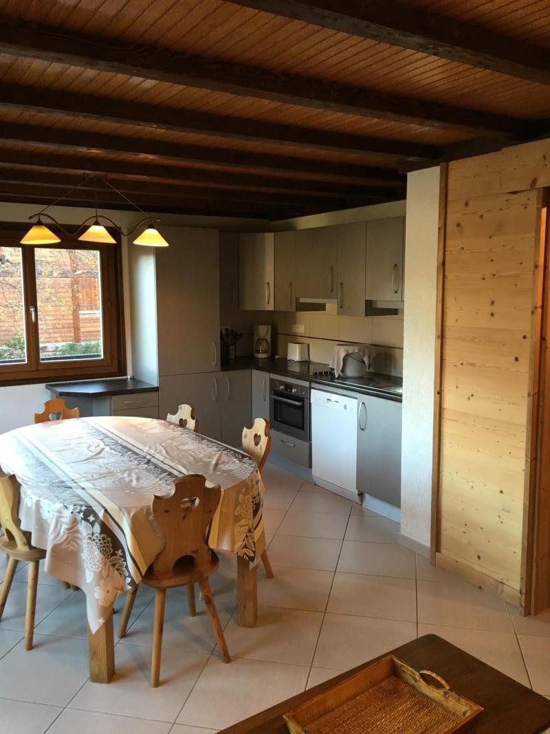 Rent in ski resort 4 room apartment 6 people (173) - Résidence Toure - Les Gets - Living room