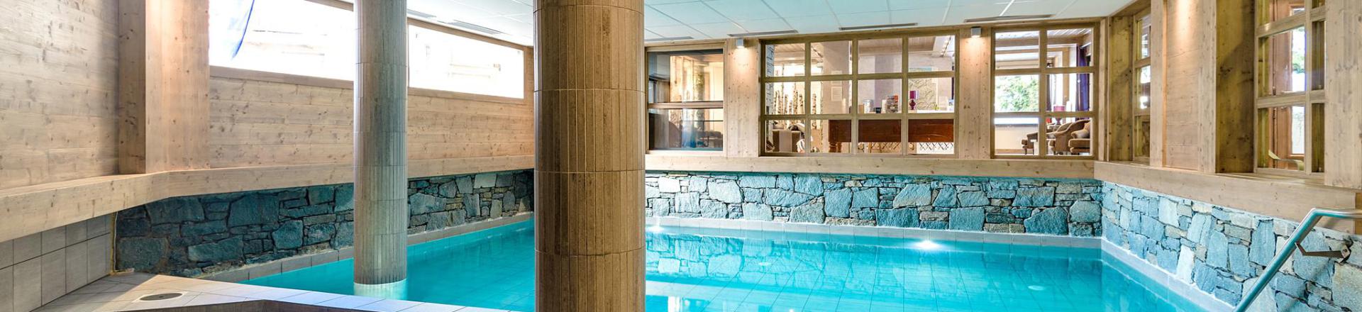Rent in ski resort Résidence Lagrange les Fermes d'Emiguy - Les Gets - Swimming pool