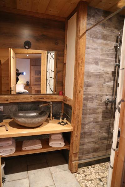 Rent in ski resort 6 room duplex chalet 15 people - Chalet Chez la Fine - Les Gets - Shower room