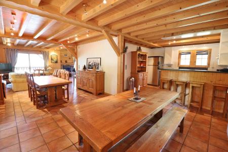 Rent in ski resort 7 room chalet 16 people - Chalet du Lac des Ecoles - Les Gets - Living room