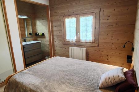 Rent in ski resort 4 room chalet 8 people - Chalet Gibannaz - Les Gets - Bedroom