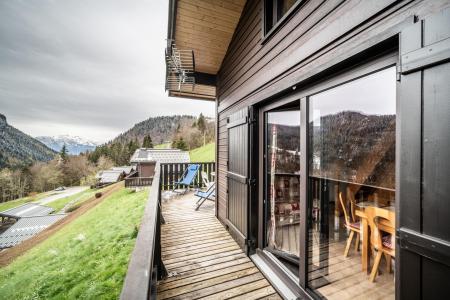 Rent in ski resort Semi-detached 2 room chalet 6 people - Chalet Moudon - Les Gets - Balcony