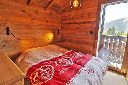 Rent in ski resort 4 room chalet 6 people - Chalet P'tiou - Les Gets - Bedroom