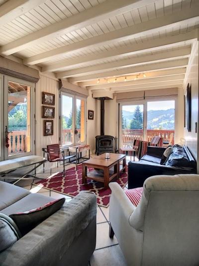 Rent in ski resort Chalet Renard du Lac - Les Gets - Living room