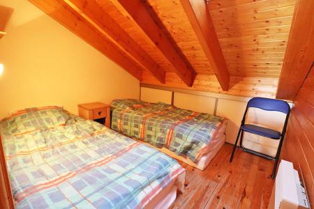 Location au ski Appartement triplex 5 pièces 10 personnes - Chalet Télémark - Les Gets - Cabine mansardée