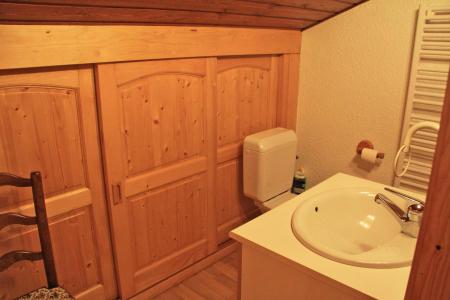 Rent in ski resort Studio mezzanine 4 people (45) - Résidence Adray - Les Gets - Shower room