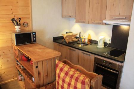 Rent in ski resort Studio sleeping corner 4 people (74) - Résidence Arc-en-Ciel - Les Gets - Kitchenette