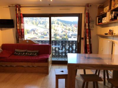 Rent in ski resort Studio sleeping corner 4 people (w) - Résidence Arc-en-Ciel - Les Gets - Living room