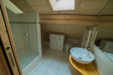 Ski verhuur Appartement duplex 5 kamers 10 personen - Résidence Azalées - Les Gets - Badkamer