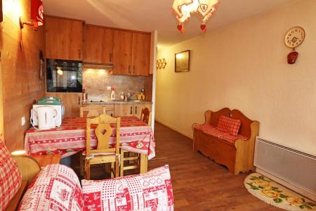 Rent in ski resort 2 room apartment 5 people (R51) - Résidence Benevy - Les Gets - Living room