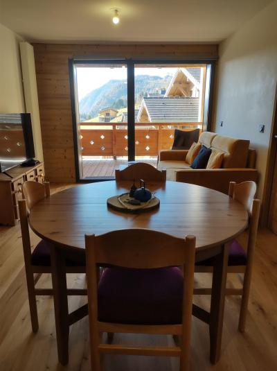 Rent in ski resort 2 room apartment cabin 6 people (Beau Soleil) - Résidence Cairn Harmony  - Les Gets - Living room