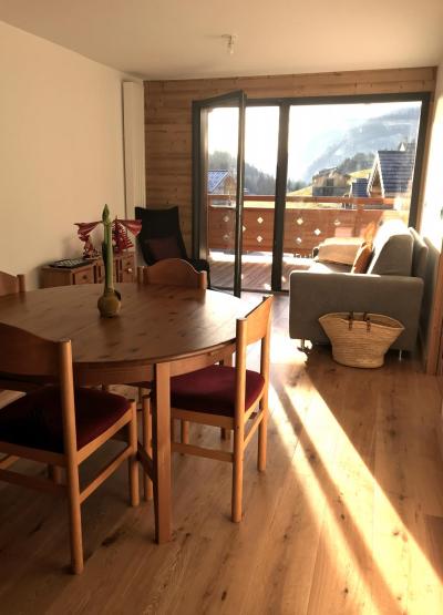 Ski verhuur Appartement 2 kabine kamers 6 personen (Beau Soleil) - Résidence Cairn Harmony  - Les Gets - Woonkamer