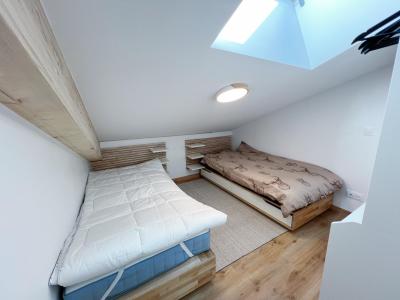 Rent in ski resort 3 room duplex apartment 6 people - Résidence Carmine Lodge - Les Gets - Bedroom