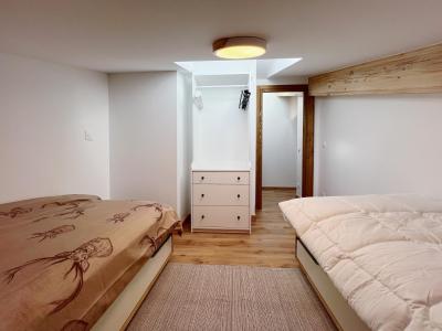 Rent in ski resort 3 room duplex apartment 6 people - Résidence Carmine Lodge - Les Gets - Bedroom