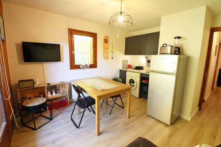 Rent in ski resort 2 room apartment 4 people - Résidence Chantemerle - Les Gets - Living room