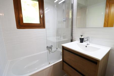 Location au ski Appartement 2 pièces 4 personnes - Résidence Chantemerle - Les Gets - Salle de bain