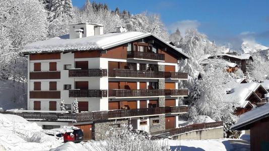 Rent in ski resort Résidence Etoile du Berger - Les Gets - Winter outside