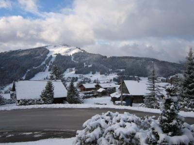 Skiverleih Triplex Wohnung 5 Zimmer 8 Personen - Résidence Golf - Les Gets - Draußen im Winter