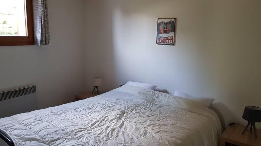 Wynajem na narty Apartament triplex 5 pokojowy 8 osób - Résidence Golf - Les Gets - Pokój