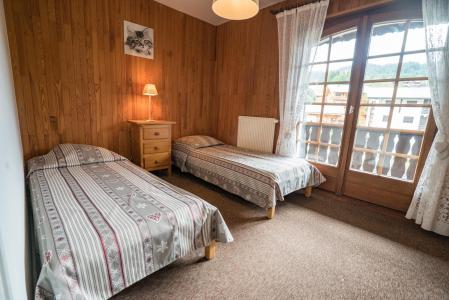 Rent in ski resort 3 room apartment 6 people - Résidence Hélios - Les Gets