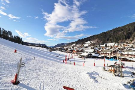 Rent in ski resort Résidence l'Orée des Pistes - Les Gets - Winter outside