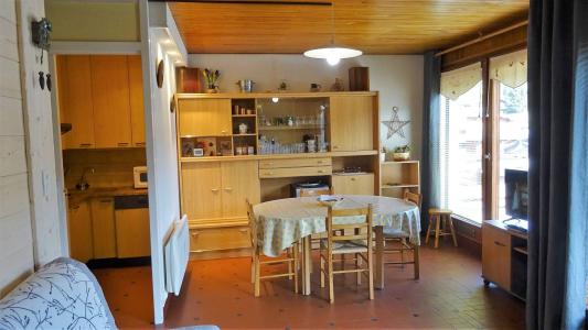 Rent in ski resort 3 room apartment 6 people (65) - Résidence le By - Les Gets - Living room