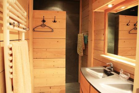 Soggiorno sugli sci Appartamento 2 stanze per 4 persone - Résidence Le Clos Fleuri - Les Gets - Bagno con doccia