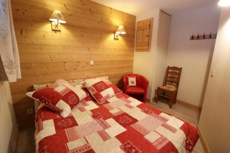 Rent in ski resort 3 room duplex apartment 5 people (71) - Résidence Le Lion d'Or - Les Gets - Bedroom