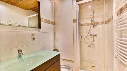 Rent in ski resort Studio sleeping corner 4 people (2026) - Résidence Marcelly - Les Gets - Bathroom