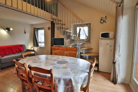 Ski verhuur Studio mezzanine 4-6 personen (N01) - Résidence Nabor - Les Gets - Woonkamer