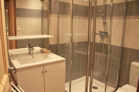 Rent in ski resort 3 room apartment cabin 6 people - Résidence Panorama - Les Gets - Shower room