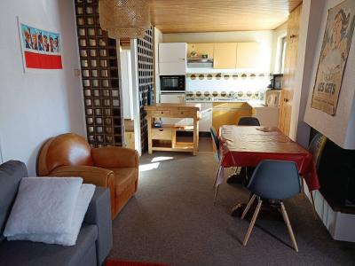 Ski verhuur Studio met slaapgedeelte 4 personen (115) - Résidence Pied de l'Adroit - Les Gets - Woonkamer