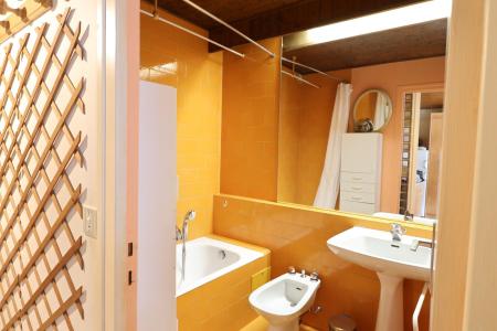 Rent in ski resort Studio sleeping corner 4 people (14) - Résidence Pied de l'Adroit - Les Gets - Bathroom