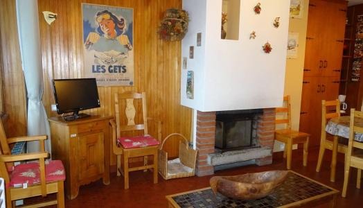 Rent in ski resort 2 room duplex apartment 8 people - Résidence Plein Soleil - Les Gets - Living room