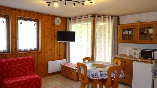 Rent in ski resort 2 room apartment 2-4 people - Résidence Rebiolle - Les Gets - Living room