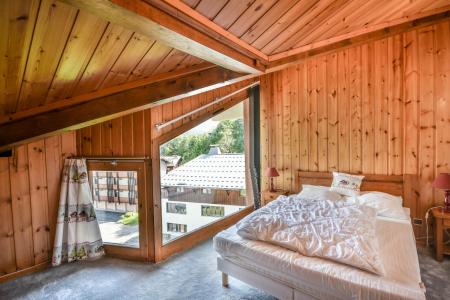Rent in ski resort 3 room duplex apartment 6 people - Résidence Soleil de Minuit - Les Gets - Bedroom
