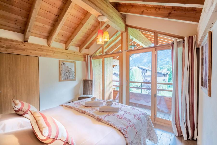 Rent in ski resort 7 room chalet 12 people - Chalet Athina - Les Houches - Bedroom