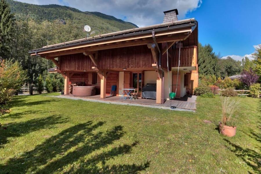 Wynajem na narty Le Clos des Ancolies - Les Houches - Ogród