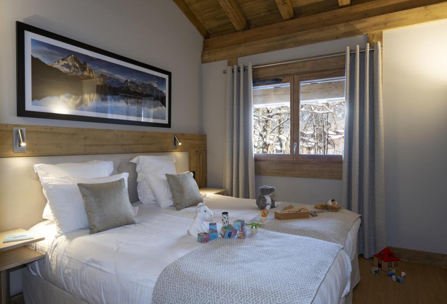 Rent in ski resort Les Chalets Eléna - Les Houches - Bedroom