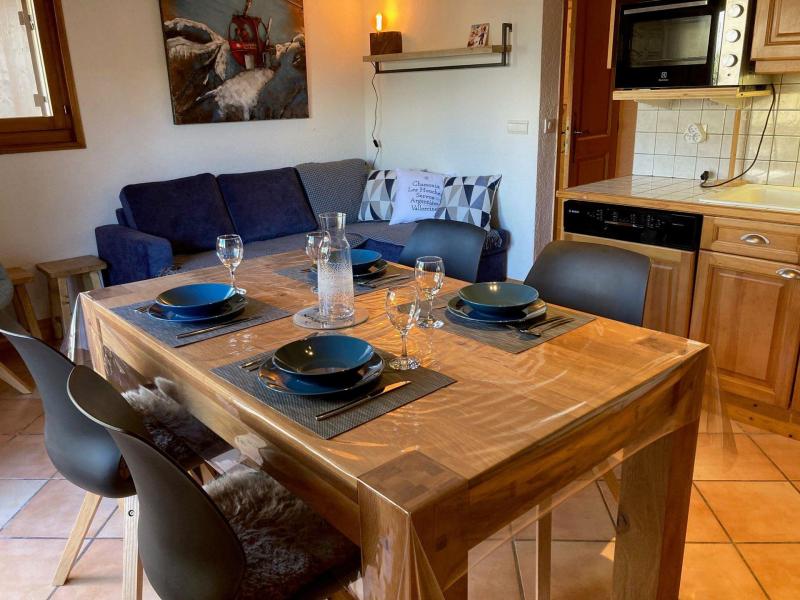 Rent in ski resort 2 room apartment cabin 4 people (H795) - Résidence les Hauts de Chavants - Les Houches - Living room