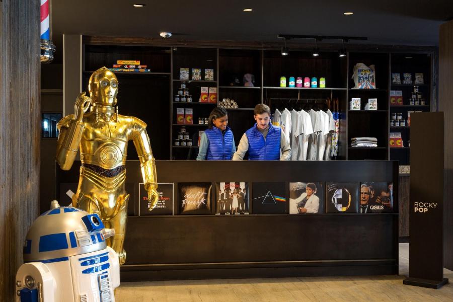 Location au ski Rockypop Hôtel - Les Houches - Réception