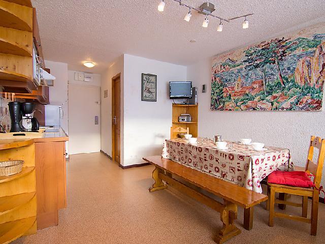 Rent in ski resort 3 room apartment 6 people (2) - Aravis - Les Menuires - Living room