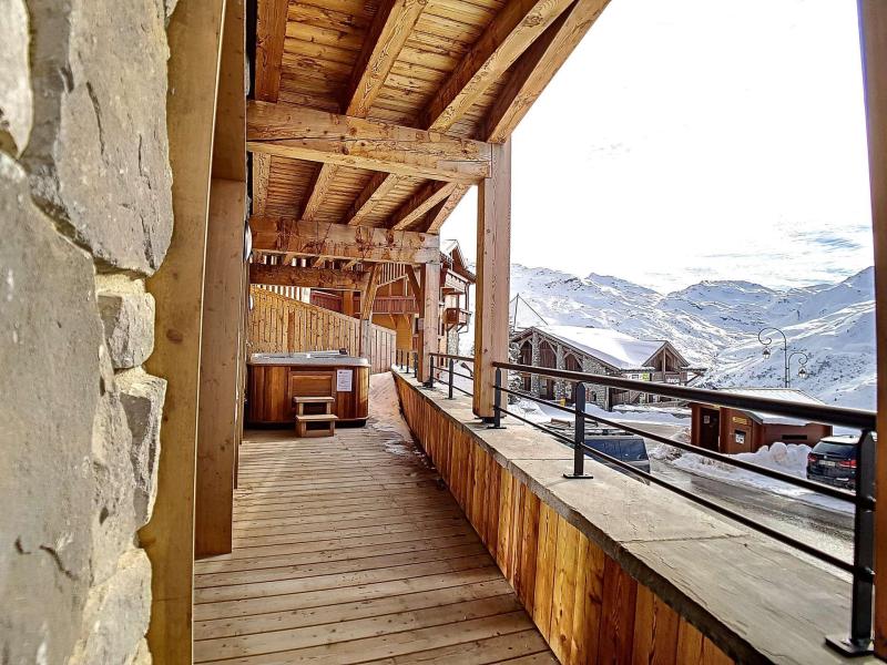 Rent in ski resort 4 room apartment 4-6 people (101) - Chalet 2000 - Les Menuires - Winter outside